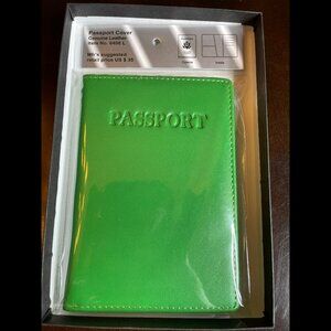 Winn International Passport Holder Leather Green